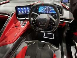 ドライバー中心に設計されたインテリアです。高品質で最新のテクノロジーが搭載されています。