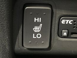 【シートヒーター】寒い日に重宝するシートヒーター！エアコンより早く温まってくれるので寒がりの人も安心ですね♪エアコンの温風は乾燥するから苦手、という方にもをおすすめです。