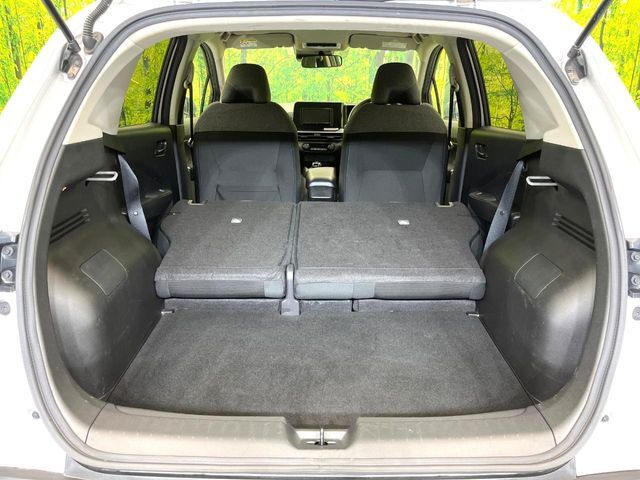普段のお買い物や通勤、送迎等に十分な荷室スペースを確保しております。セカンドシートを倒すと、大きな荷物の積載も可能です♪