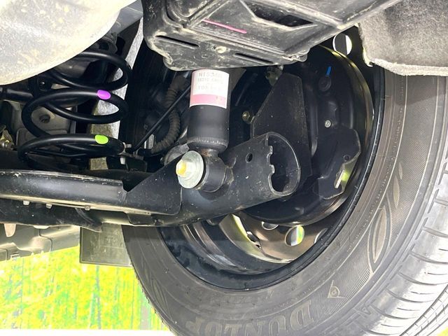 お車を安心してお乗りいただく為には、足回りの定期点検が欠かせません。サービスサポート（有償保証）では無料点検もご提供しており、安心のカーライフをお過ごしいただけるサポート体制が整っています。