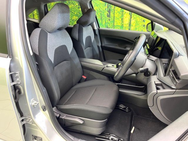 運転席シート廻りは使用感も少なく、良好な状態となっています。丁寧に使われていたことがよくわかりますね。