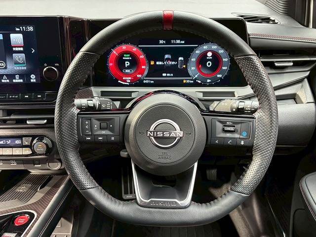 【ステアリングスイッチ】を装備しております。オーディオ操作をハンドルで行うことが可能です。