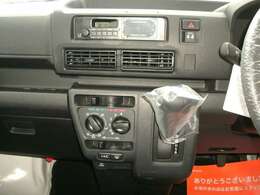 車検・点検・一般整備・鈑金塗装・フィルム施工・ドレスアップパーツ取付・各種保険の取り扱いも行っております。