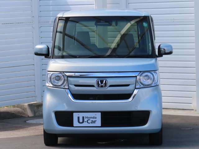 『LEDヘッドライト』　明るく省電力、そして車外の明るさに応じて自動で点灯・消灯してくれるオートライトコントロール機構付LEDヘッドライトを装備。夜間の走行なども安心してお乗り頂けます。