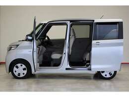 両側スライドドア