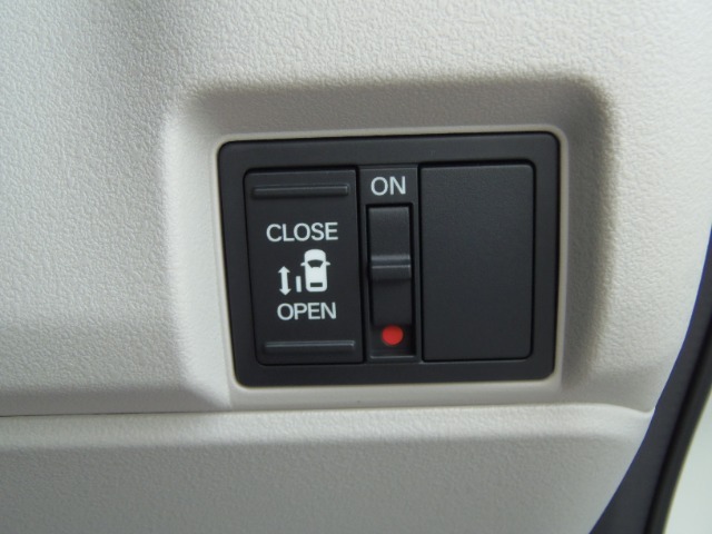 左側電動スライドドア！！