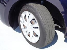 14インチラジアルタイヤ、フルホイールキャップ