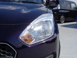 ハロゲンヘッドライト装備で夜間走行も安心です