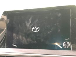 【8インチ　ディスプレイオーディオ】大画面のディスプレイはAppleCarPlayやAndroidAutoが利用可能。大きな画面でスマホナビアプリ等が利用いただけます♪