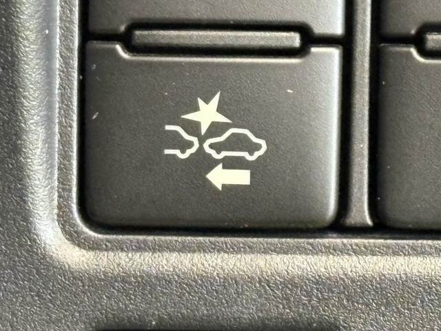 【衝突軽減ブレーキ・車線逸脱警報】など最新の装備が充実しております。