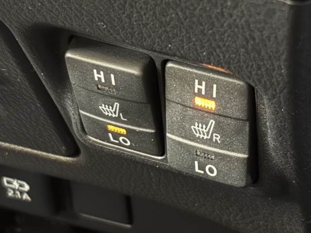 【シートヒーター】冬場はエアコンの温度設定を低めにでき、身体の芯からポカポカになります。