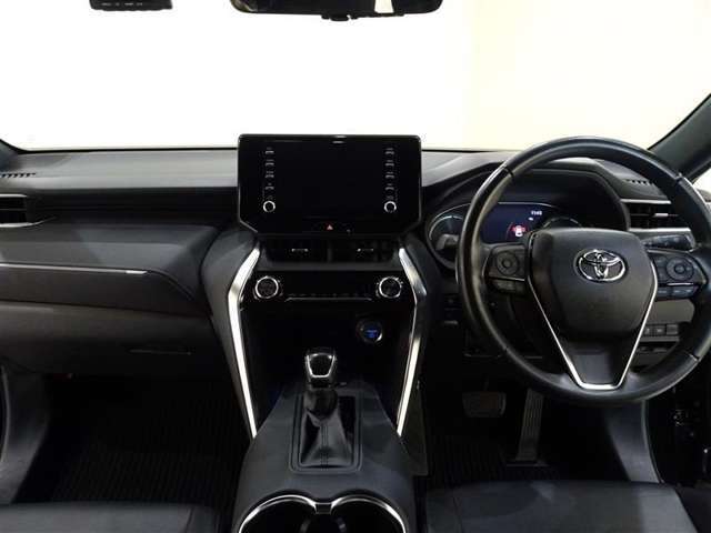 【メーター廻り】シンプルで飽きないデザイン、運転中も視界の邪魔にならない構造になっているので運転に支障もありません♪