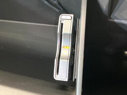 【ETC】高速道路の料金所をストレスなく通過！話題のスポットやサービスエリアに多い「スマートIC」利用時は必須のアイテムです。当店でセットアップを実施、ご納車当日からすぐにご利用いただけます！
