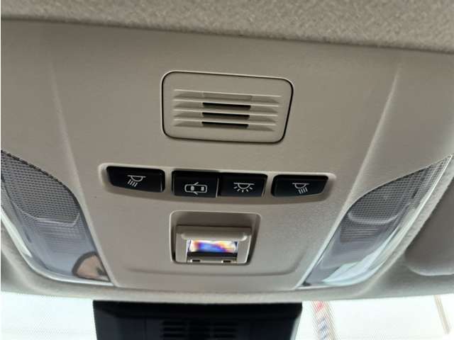 【週末イベント開催中】ご都合がよろしければ、ぜひ週末にお越し下さい！毎週、特選車や催し物をご用意しております！ポップコーンマシーンがありますので、お子様も喜びますよ♪キッズスペースもあります♪