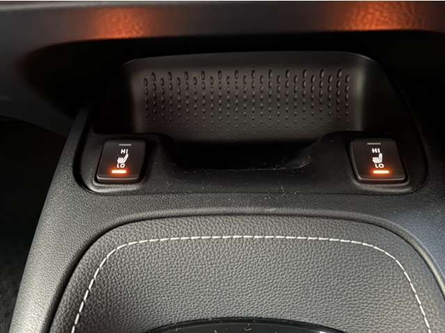 トヨタ認定中古車です！トヨタ認定中古車とは、トヨタが定める厳しい基準をクリアし、まるまるクリン＋保証＋車の状態がわかる車両検査証明書の3つがセットされたとても安心なお車です♪