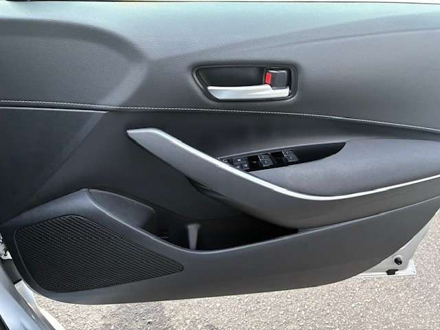 当社査定員がメーター交換・修復歴の有無、板金や塗装箇所など記載した『コンディションノート』を積み込んでおります！ひと目でお車の状態がわかるので安心です！ご不明な点は、スタッフまでお問合せください☆