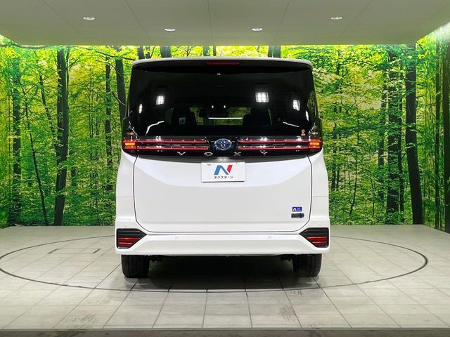 安心の最長10年・走行無制限保証（有償）をご用意。保証内容も充実はもちろん、無料点検＆オイル交換や、年中無休の全国・24時間ロードサービスも付帯されておりますのでご安心下さい。