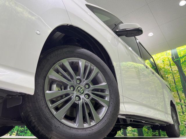 【純正16インチアルミホイール】外観にマッチした純正アルミホイールを装着しております。各種社外アルミホイールや、スタッドレスタイヤも取扱いしております。是非ご相談ください♪