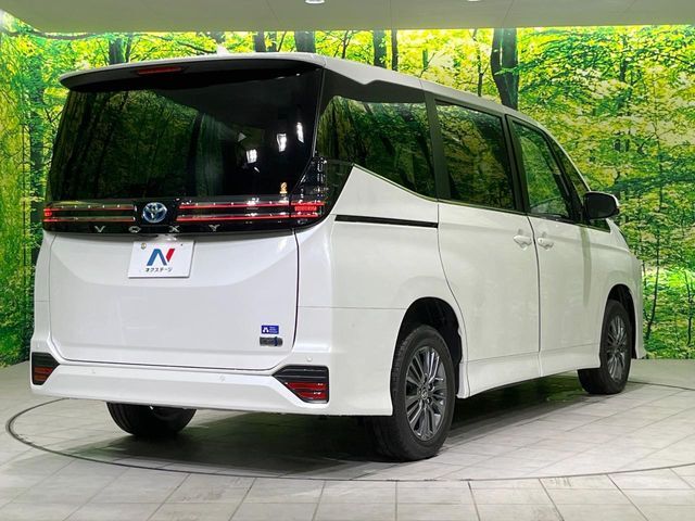 ☆全国のネクステージからお取り寄せが可能※！遠方の店舗に展示してあるクルマが気になる場合も、最寄りの店舗でご覧いただくことが可能です！是非私たちに要望をお聞かせください！※別途費用