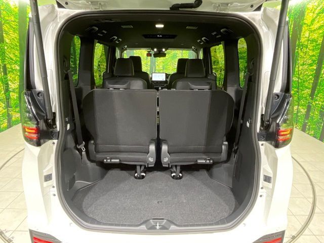 普段のお買い物や通勤、送迎等に十分な荷室スペースを確保しております。セカンドシートを倒すと、大きな荷物の積載も可能です♪