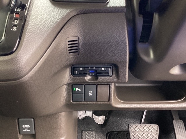 ETC付いてます。ETCが使用可能な道路通行料はキャッシュレスでスマートに走行できます。再セットアップして納車致します。