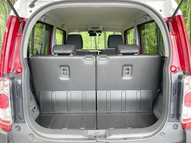 普段のお買い物や通勤、送迎等に十分な荷室スペースを確保しております。セカンドシートを倒すと、大きな荷物の積載も可能です♪