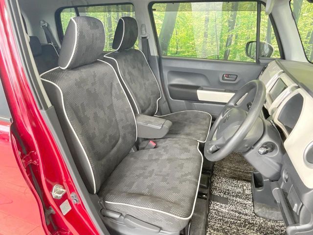 運転席シート廻りは使用感も少なく、良好な状態となっています。丁寧に使われていたことがよくわかりますね。
