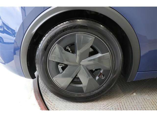 純正アルミホイール【タイヤサイズ195/60R17】