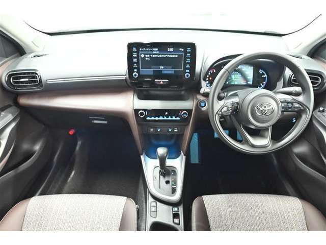 座った感覚は重要ですよね。シートの座り心地や前方の視界、車内空間など是非ご来店頂き実際に座って触って体感して下さい。
