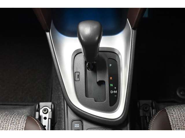 ミッションはCVTを搭載しておりますのでシームレスな加速と低燃費を体感できます。