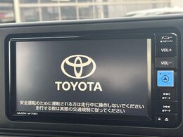 【純正ナビ】人気の純正ナビを装備。オーディオ機能も充実しており、Bluetooth接続すればお持ちのスマホやMP3プレイヤーの音楽を再生可能！毎日の運転がさらに楽しくなります！！