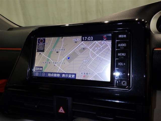 ナビ付で初めての道や遠出も安心です♪もちろん音楽もラジオも楽しめます！