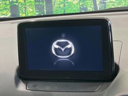 【純正ナビ】人気の純正ナビを装備しております。ナビの使いやすさはもちろん、オーディオ機能も充実！キャンプや旅行はもちろん、通勤や買い物など普段のドライブも楽しくなるはず♪