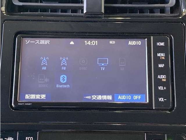 Bluetooth対応、CD/DVD再生機能付き。お好きな音楽を聴きながらのドライブは楽しいですよね～♪