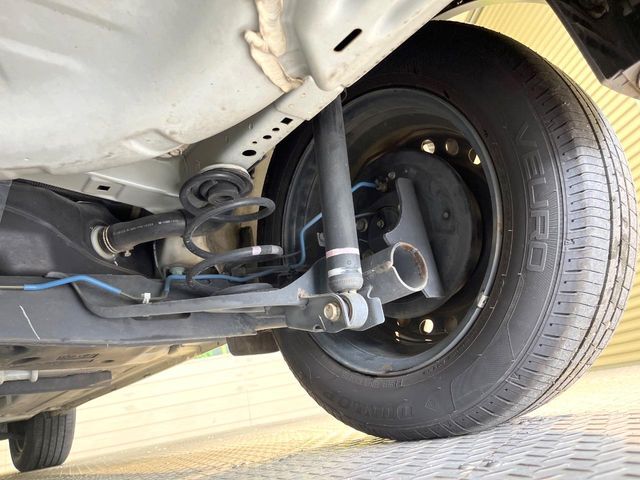 お車を安心してお乗りいただく為には、足回りの定期点検が欠かせません。サービスサポート（有償保証）では無料点検もご提供しており、安心のカーライフをお過ごしいただけるサポート体制が整っています。