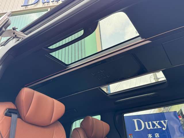 快適性や車内空間の印象に影響する重要なパーツ☆室内高が確保されたルーフは開放感を生み、長時間のドライブでも疲れにくい空間を演出！サンル-フやパノラマル-フが装備されていれば、自然光や風を取り入れます☆彡