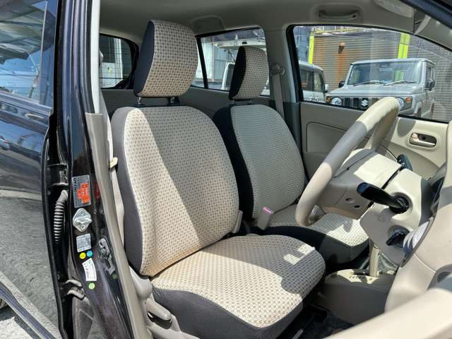 当店では軽自動車から普通車まで幅広くオールメーカーの車種・色・グレードを豊富に揃えております。