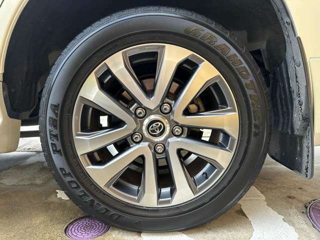 純正20インチAW（前後タイヤサイズ　285/50R20）DUNLOP　GRANDTREK　PT2A　装備♪