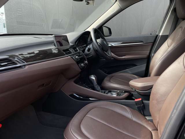 ご遠方の場合でも、下取り車両の金額を概算でお出しすることは可能でございます。車検証をお手元に、走行距離をご確認の上お問い合わせくださいませ。