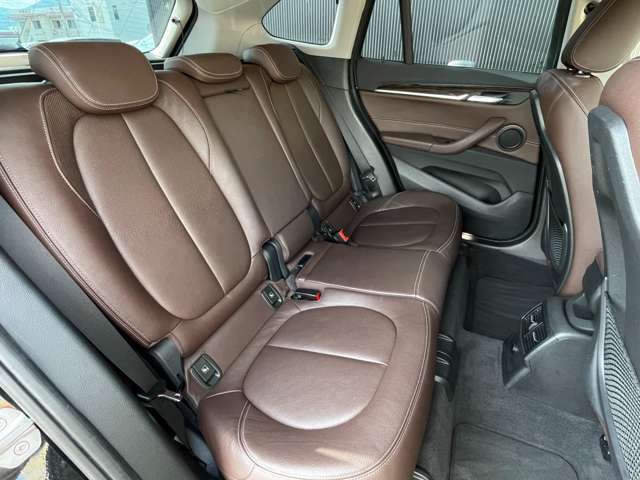 LIBERALAでは多種多様の車種をご用意させていただいております。お客様がご納得いくまで、そのお車の持つ特性を五感すべてで感じ取っていただける場をご提供します。