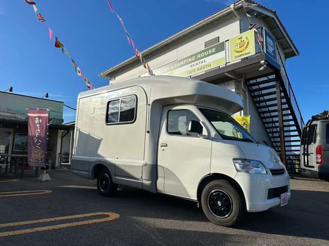 乗車定員は6名です。
