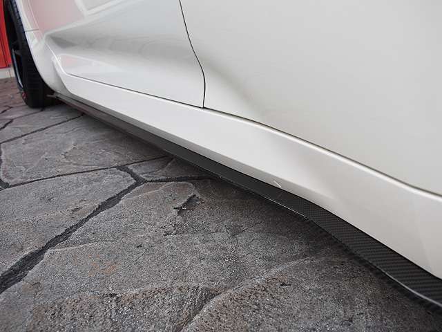 LEAP DESIGN製　SIDE SKIRTS（DRY CARBON）￥332.000-