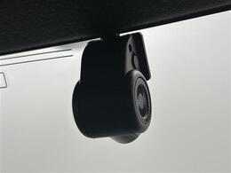 【バックミラー】大きくて見やすいので、後方を見るときも安心です！