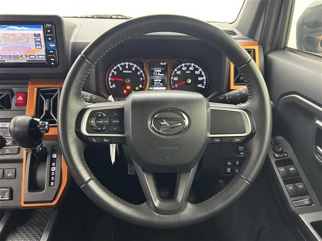 【ハンドル】軽い力で扱いやすいハンドルです。目立つ傷やスレなどなく綺麗な状態です！除菌プランいれていただくとさらに快適に！清潔なお車はお子様にも安心ですね！