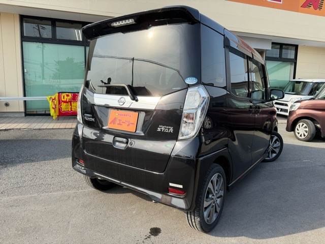 当社は指定整備工場を併設しているため、ご納車前にはベテラン整備士がしっかりと細部まで点検・整備いたします！