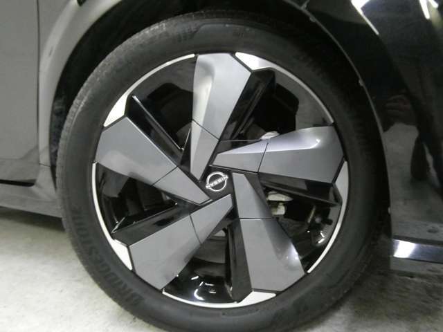 1オーナー/禁煙車/メーカーナビ/BOSEサウンド/プロパイロット/アラウンドビューモニター/ブラインドスポットモニター/デジタルインナーミラー/革シート/前後ドラレコ/フルセグ/Bluetooth/置くだけ充電