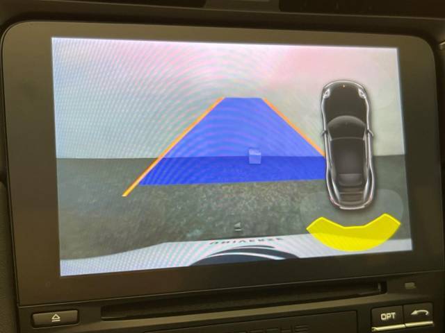 ●バックカメラ：便利な【バックカメラ】で安全確認もできます。駐車が苦手な方にもオススメな便利機能です。