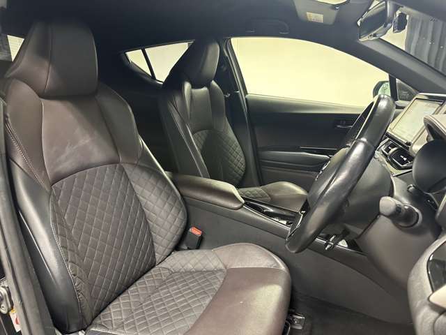 【ハーフレザーシート】こちらのお車は動物臭などもなくおススメです♪　★TEL：0120-038-871★