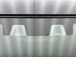 【スズキ　セーフティサポート】走行中に前方の車両等を認識し、衝突しそうな時は警報とブレーキで衝突回避と被害軽減をアシスト。より安全にドライブをお楽しみいただけます。