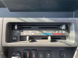 もちろんエアコン付！軽トラではエアコンの無い車もありますが、エアコンは必需品ですね☆夏も快適に乗れて仕事が捗りますね♪